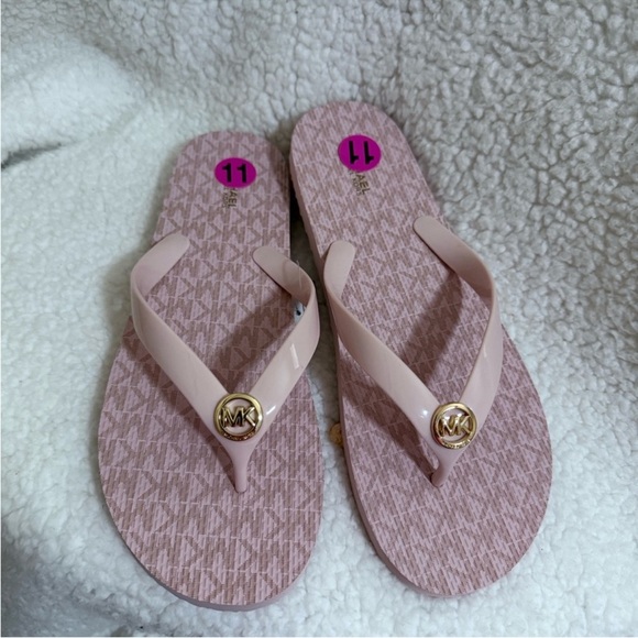 NWT Michael Kors Pink Flip Flops with Logo, Size 11 - Picture 3 of 3